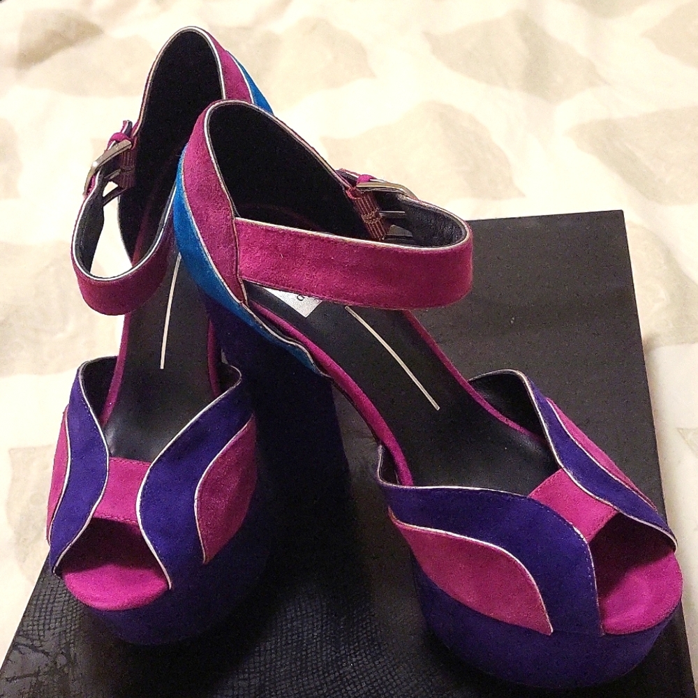 GUC with Box Dolce Vita Babette Suede Platform Peeptoe Colour Block heels